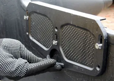 Транц. накладка (металл), регулируемая (Черный)