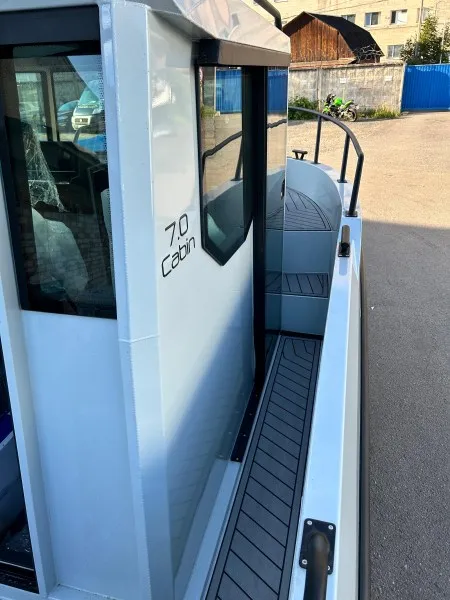 Windboat 7.0 Cabin