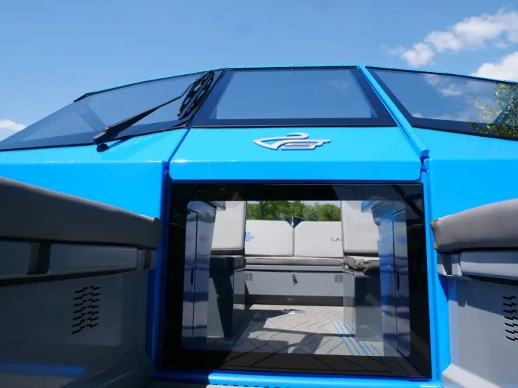 Моторная лодка Салют 585 BR (BowRider)