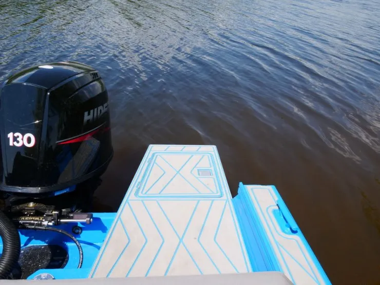 Моторная лодка Салют 585 BR (BowRider)