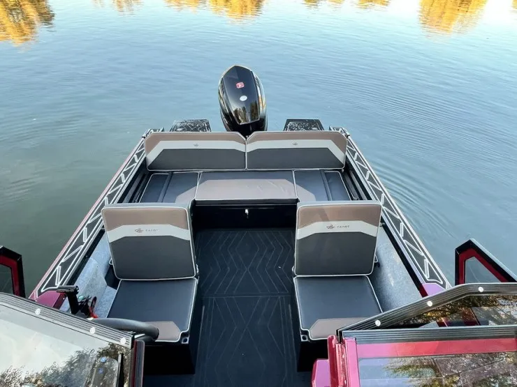 Моторная лодка Салют 585 BD (BowDeck)