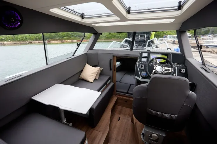 Лодка Victory A8