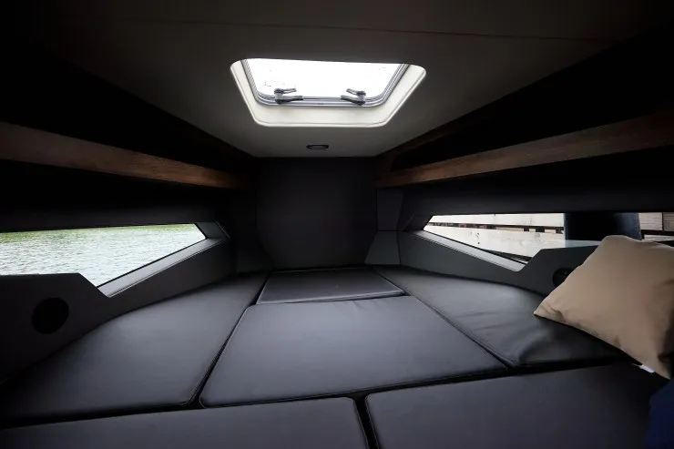 Лодка Victory A8