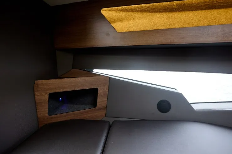 Лодка Victory A8