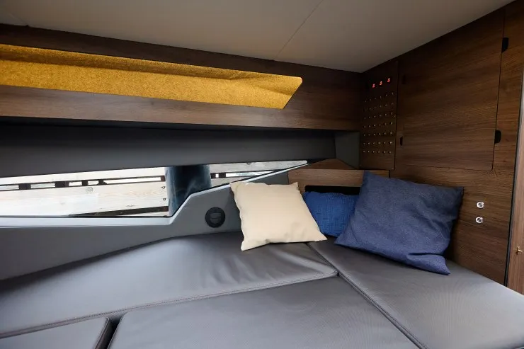 Лодка Victory A8