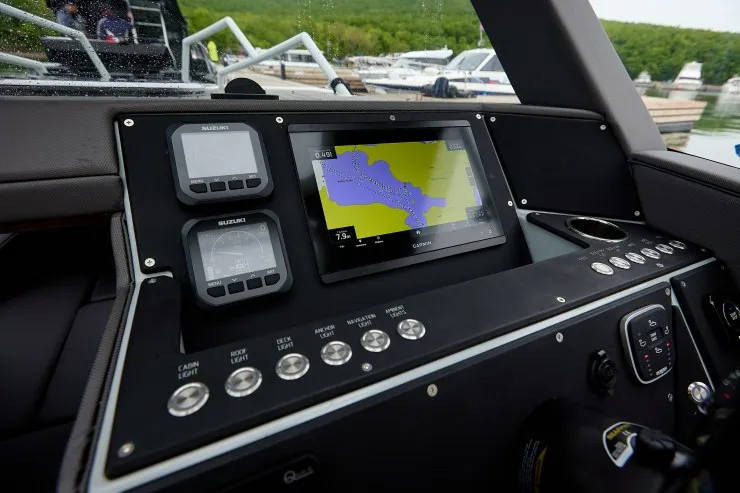 Лодка Victory A8