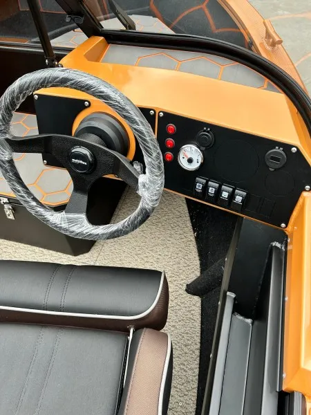 Моторная лодка REALCRAFT 470 NS BR