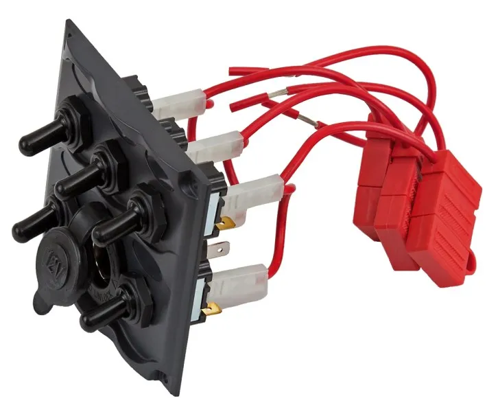 Панель с пятью выключателями и гнездом прикуривателя